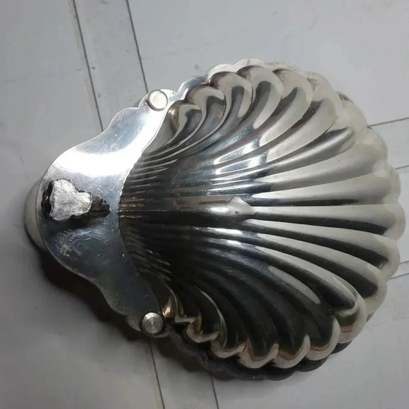 FB Rogers Chips & Dip Silverplate Clamshell Bowl Trade Mark 1883 - Picture 3 of 5